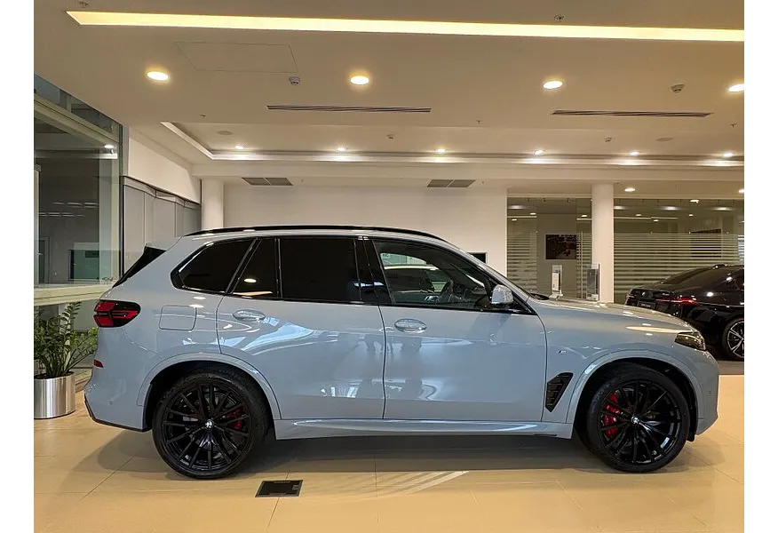 BMW X5 xDrive30d Steptronic (249 л.с.) M Sport Серый в АВИЛОН. Слайд №2