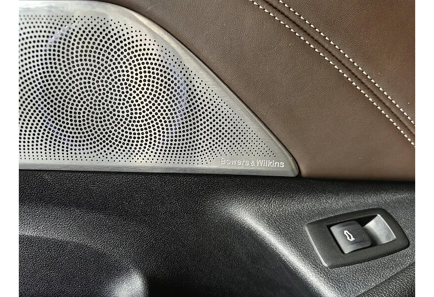 BMW 5 серия M550d xDrive Steptronic (400 л.с.) Черный в АВИЛОН. Слайд №18