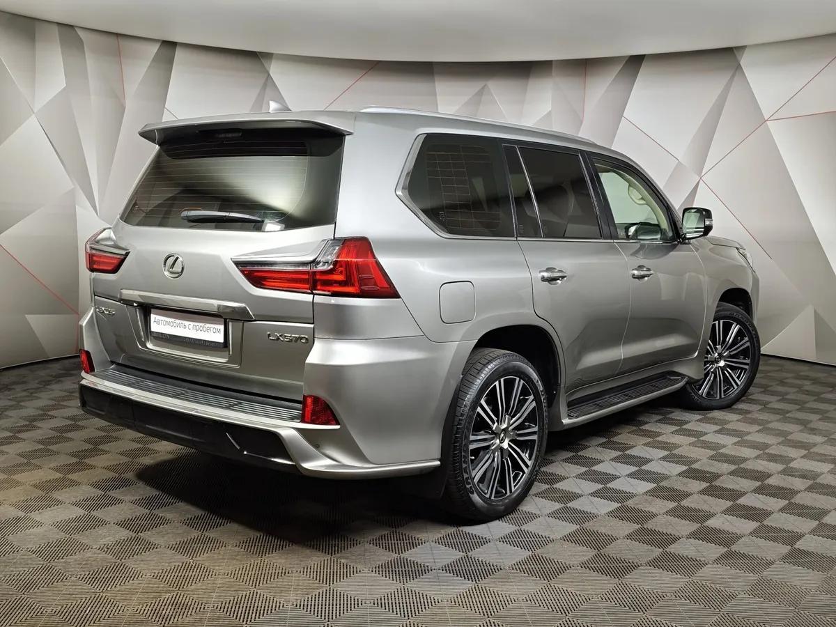 Lexus LX 570 AT (367 л.с.) Серый в АВИЛОН. Слайд №2