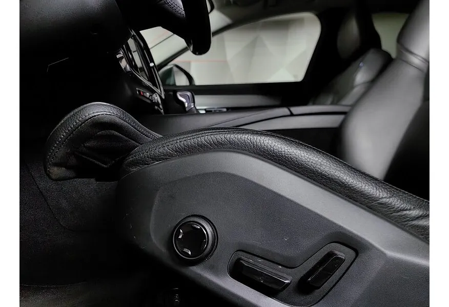 Volvo S90 2.0 T5 Drive-E AT (249 л.с.) Inscription Голубой в АВИЛОН. Слайд №21