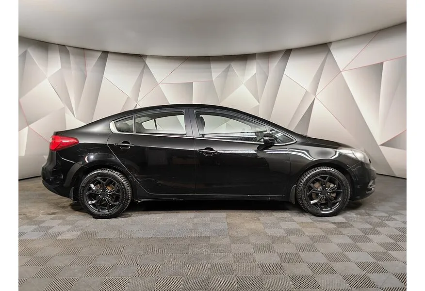 Kia Cerato 1.6 AT (130 л.с.) Черный в АВИЛОН. Слайд №6