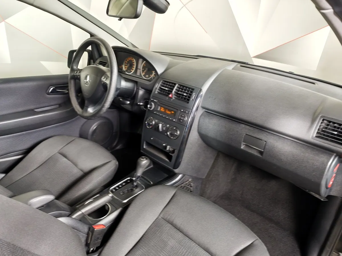 Mercedes-Benz A-Класс A 180 Autotronic (116 л.с.) Черный в АВИЛОН. Слайд №10