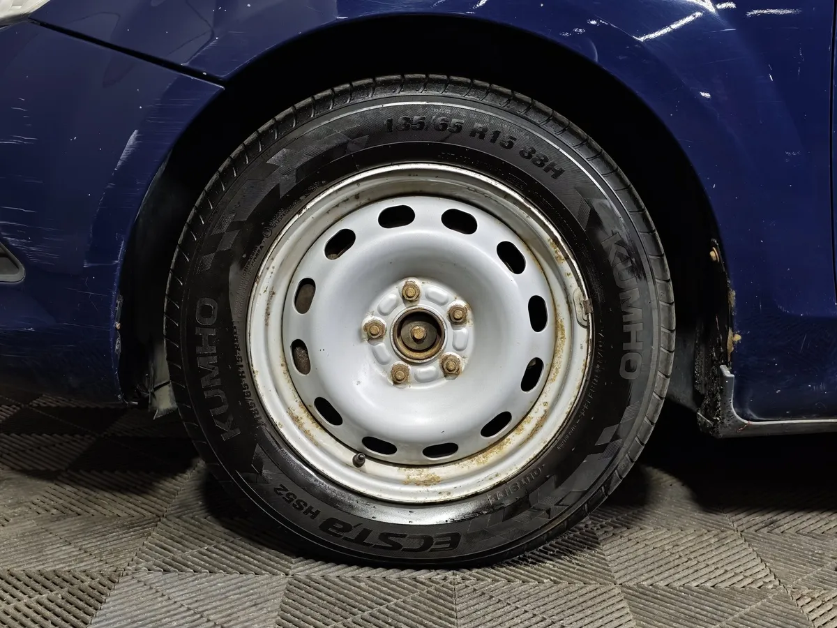 Ford Focus 1.4 MT (80 л.с.) Ambiente Синий в АВИЛОН. Слайд №9