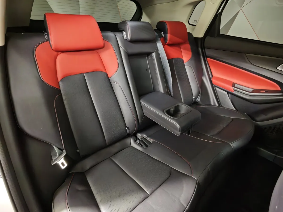 Changan UNI-S 1.5T 7DCT 2WD (181 л.с.) Tech Plus Белый в АВИЛОН. Слайд №17
