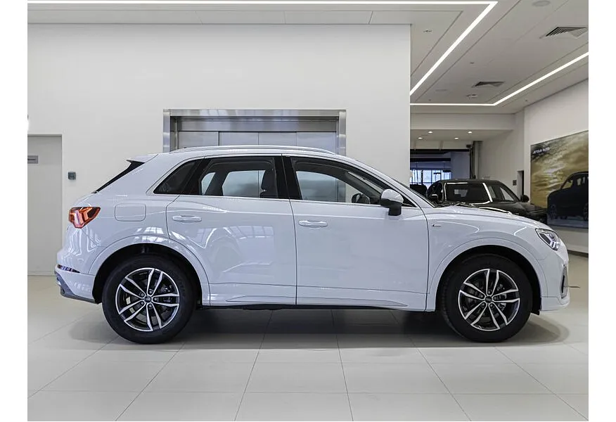 Audi Q3 35 1.5 TFSI S-tronic (160 л.с.) Fashion Dynamic Edition Белый в АВИЛОН. Слайд №3