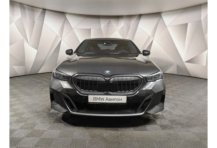 BMW 5 серия 520d xDrive AT (197 л.с.) Черный в АВИЛОН. Слайд №3