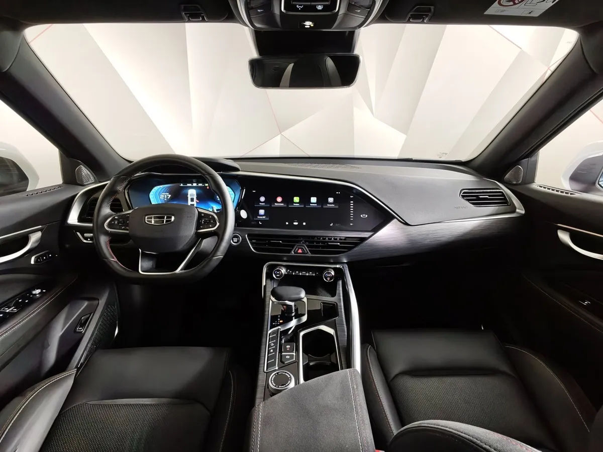 Geely Tugella 2.0 AT AWD (238 л.с.) Flagship Белый в АВИЛОН. Слайд №13