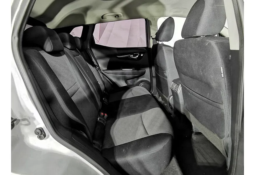 Nissan Qashqai 2.0 CVT (144 л.с.) Серебристый в АВИЛОН. Слайд №17