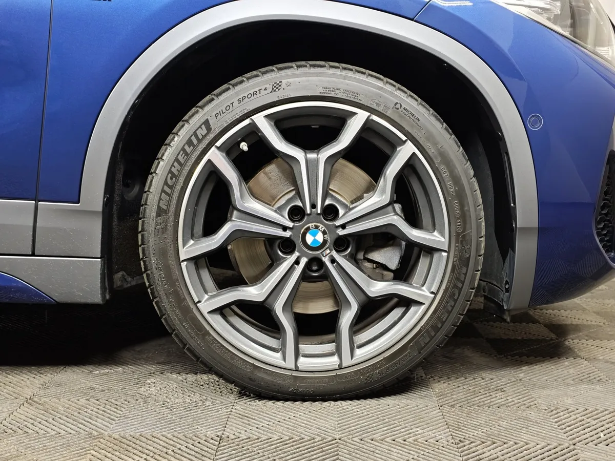 BMW X2 20i xDrive AT (192 л.с.) M Sport X Синий в АВИЛОН. Слайд №6