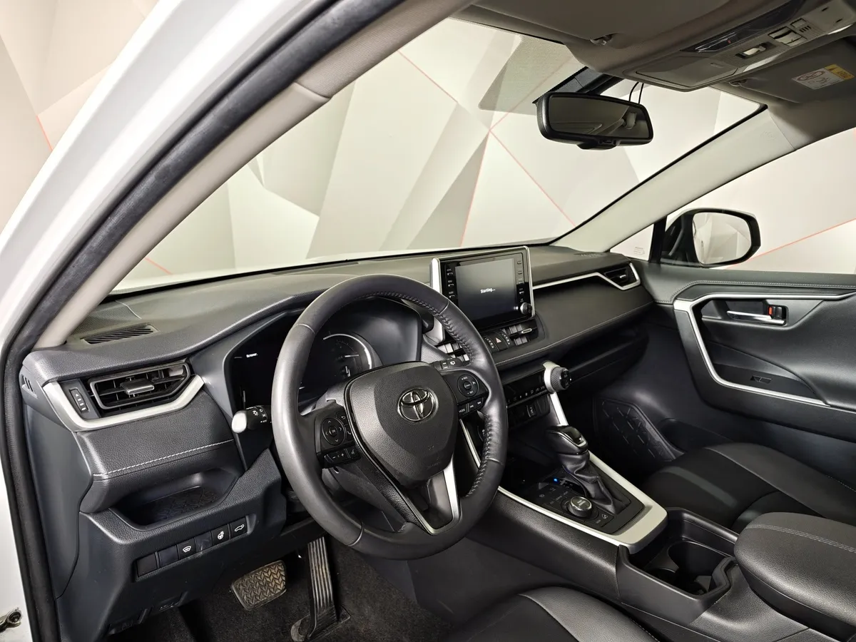 Toyota RAV4 2.5i AT AWD (199 л.с.) Комфорт Белый в АВИЛОН. Слайд №19