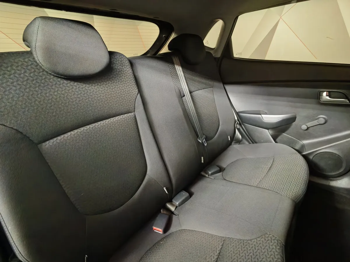 Kia Rio 1.4 AT (107 л.с.) Черный в АВИЛОН. Слайд №17