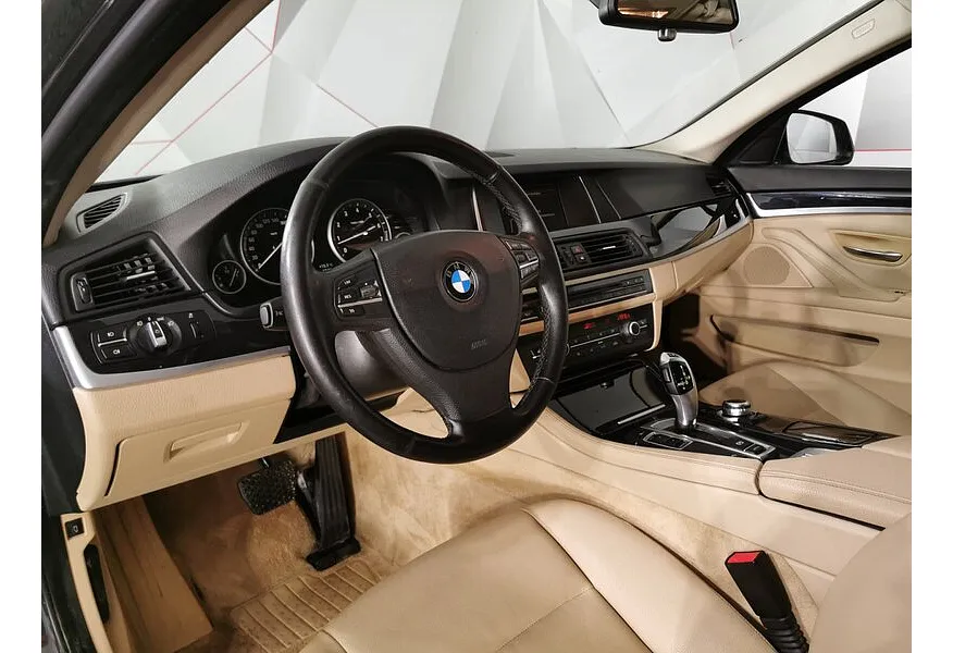 BMW 5 серия 520i AT (184 л.с.) Черный в АВИЛОН. Слайд №12