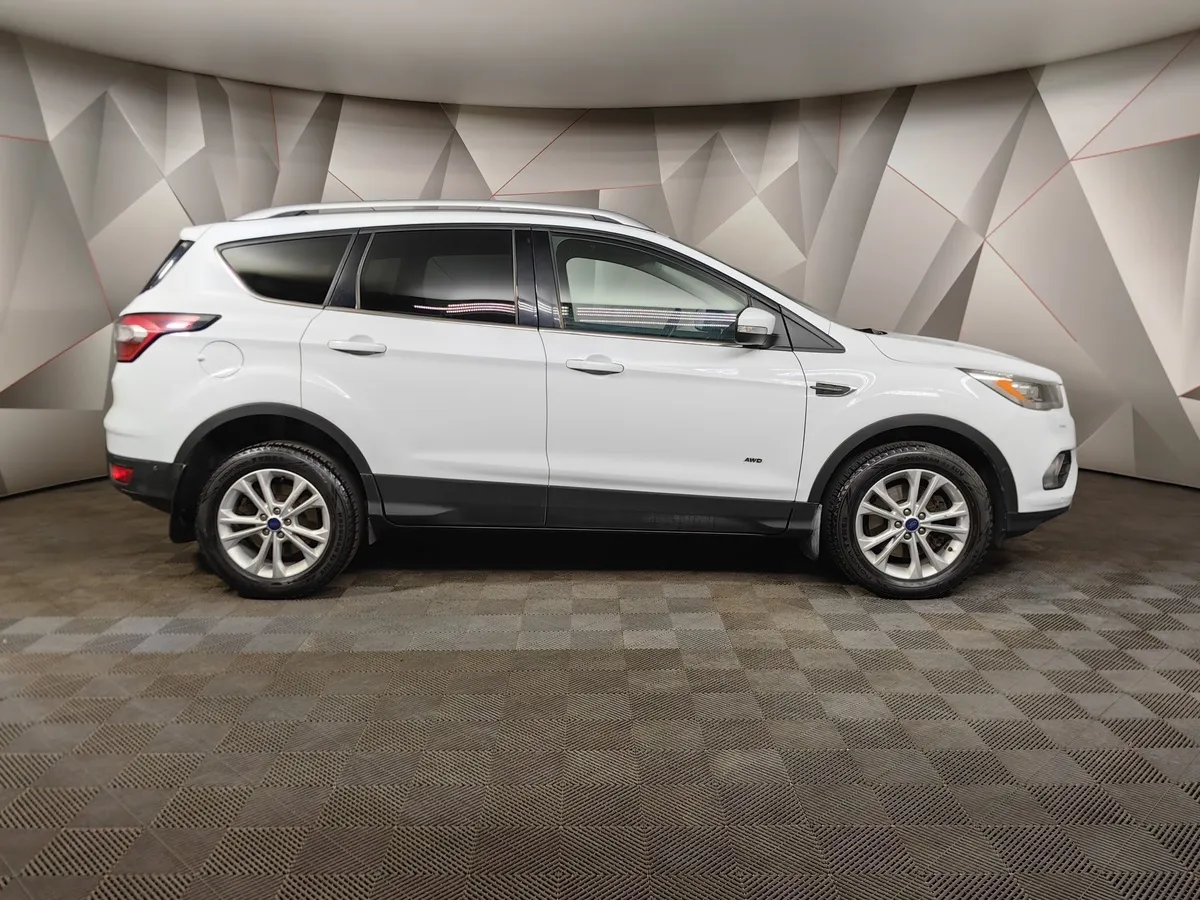 Ford Kuga 1.5 EcoBoost AT AWD (150 л.с.) Titanium Белый в АВИЛОН. Слайд №6
