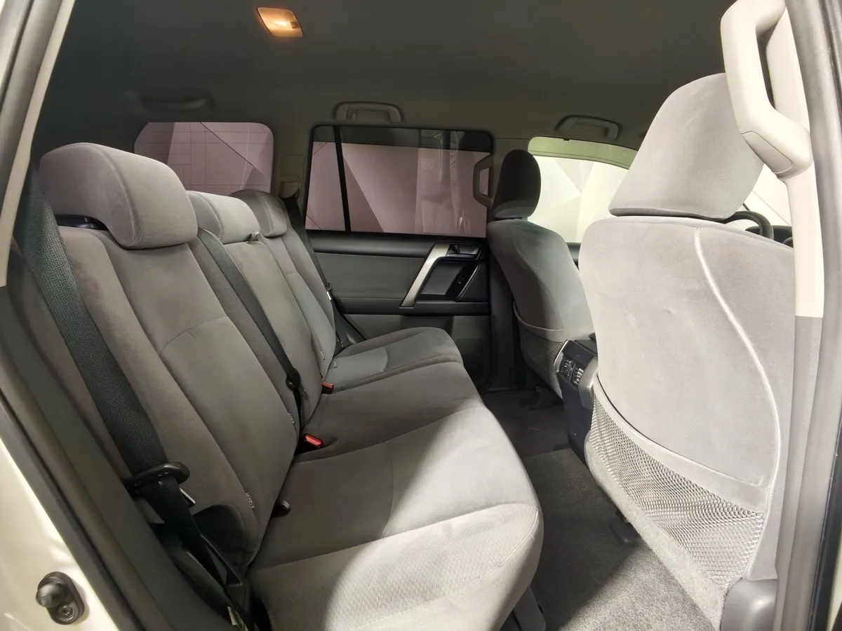 Toyota Land Cruiser Prado 3.0 D AT 4WD (173 л.с.) Белый в АВИЛОН. Слайд №16
