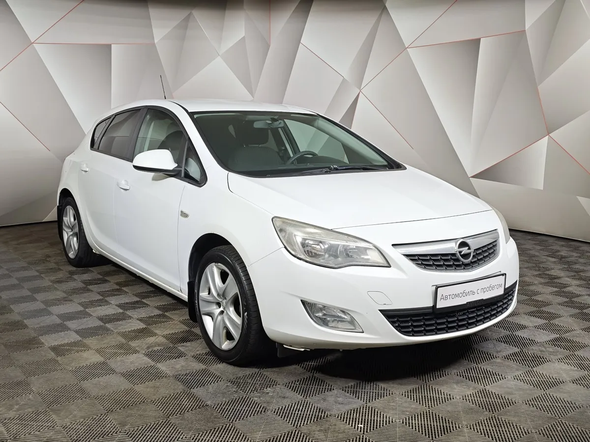 Opel Astra 1.6 MT (115 л.с.) Белый в АВИЛОН. Слайд №3