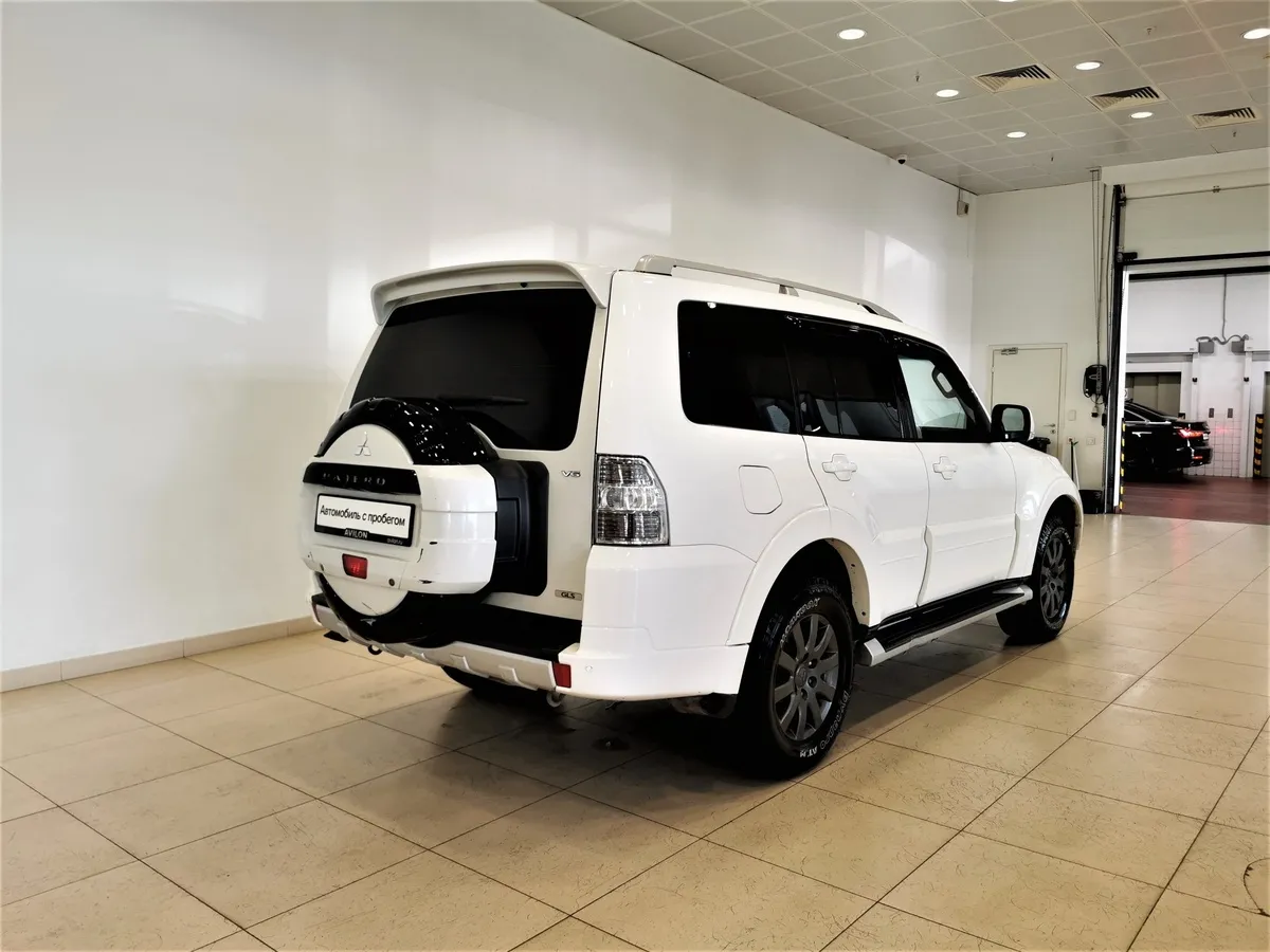 Mitsubishi Pajero 3.0 AT AWD (178 л.с.) Белый в АВИЛОН. Слайд №2