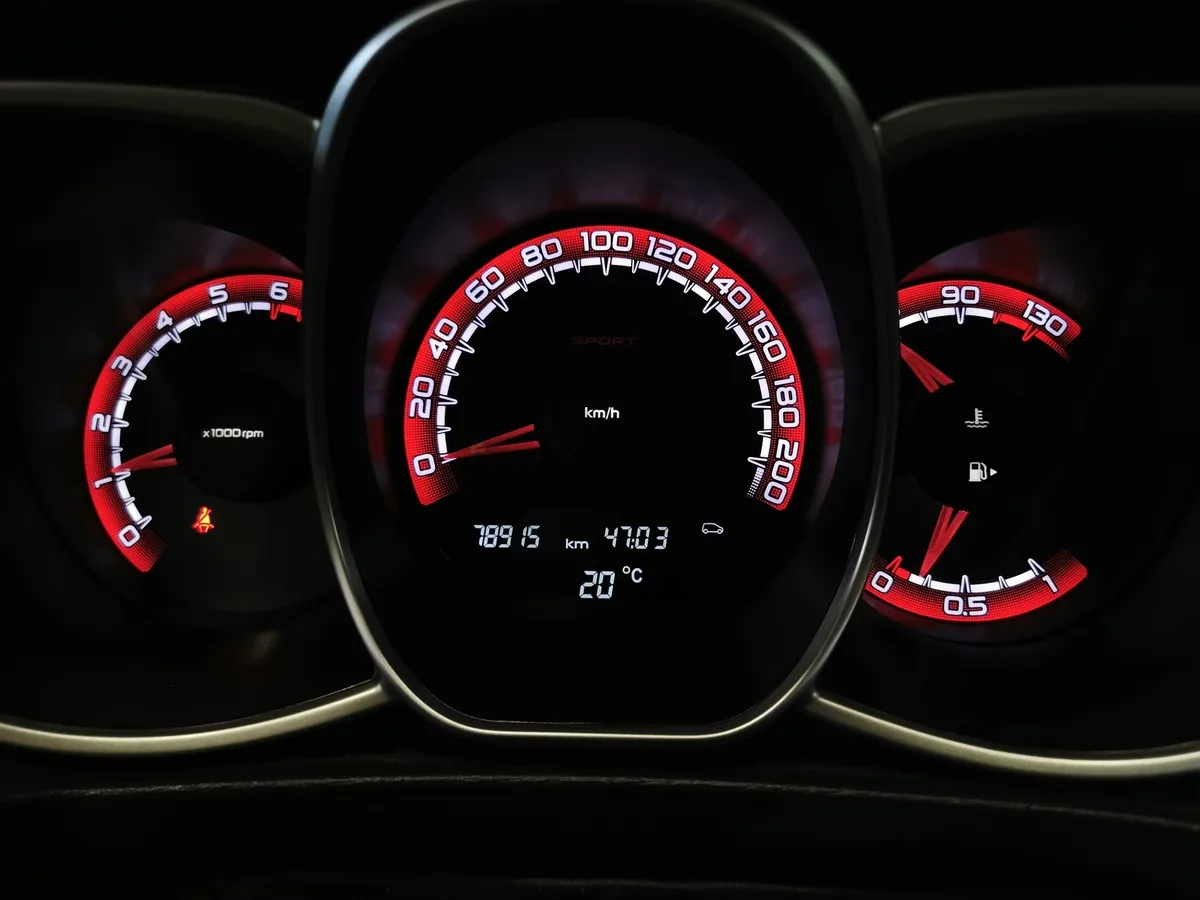 ВАЗ (Lada) Vesta 1.8 MT (145 л.с.) Белый в АВИЛОН. Слайд №17