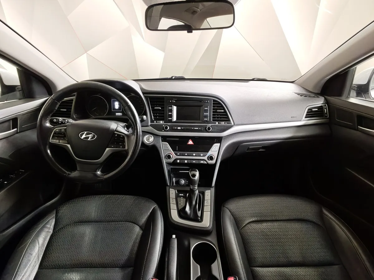 Hyundai Elantra 2.0 - 6AT (150 л.с.) Elegance + Style Белый в АВИЛОН. Слайд №14