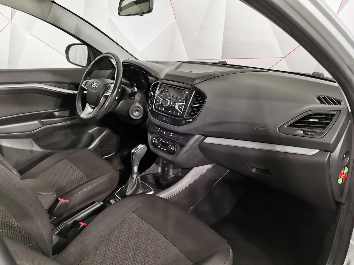 ВАЗ (Lada) Vesta 1.6 CVT (113 л.с.) Luxe Multimedia Серый в АВИЛОН. Слайд №12