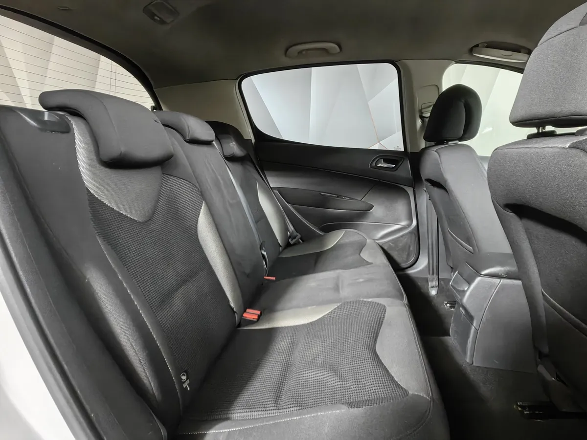 Peugeot 308 1.6 VTi AT (120 л.с.) Белый в АВИЛОН. Слайд №14
