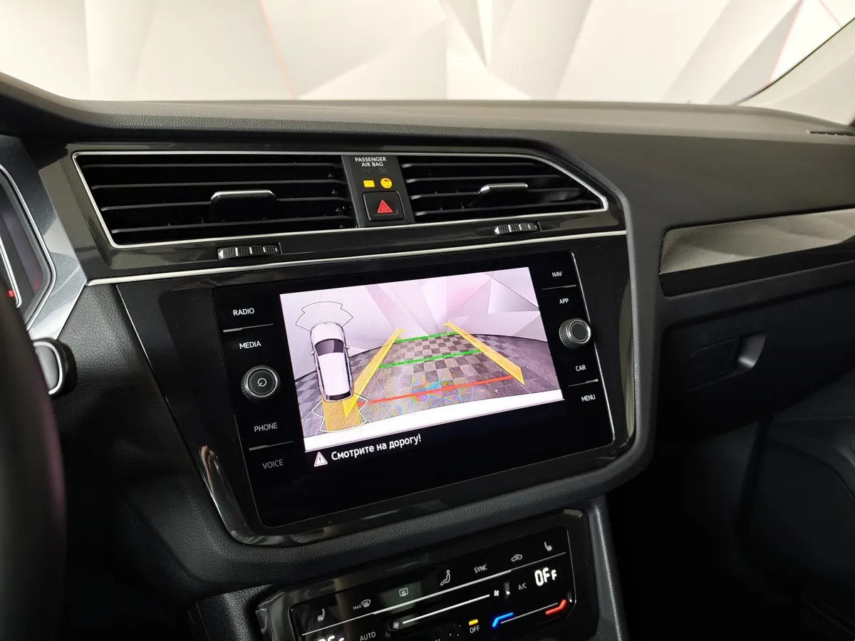 Volkswagen Tiguan 2.0 TSI 4Motion AT (180 л.с.) Urban Sport Белый в АВИЛОН. Слайд №21