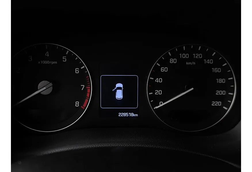 Hyundai Creta 1.6 AT AWD (121 л.с.) Travel Серебристый в АВИЛОН. Слайд №18