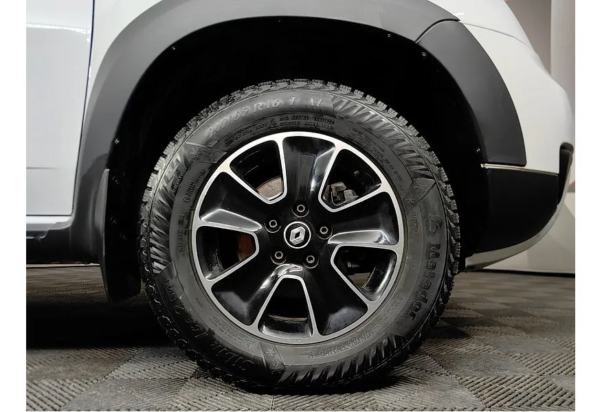 Renault Duster 2.0 MT 4x4 (143 л.с.) Белый в АВИЛОН. Слайд №9