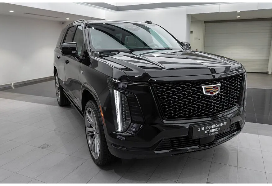 Cadillac Escalade 6.2 V8 AT AWD (420 л.с.) Sport Platinum Черный в АВИЛОН. Слайд №2