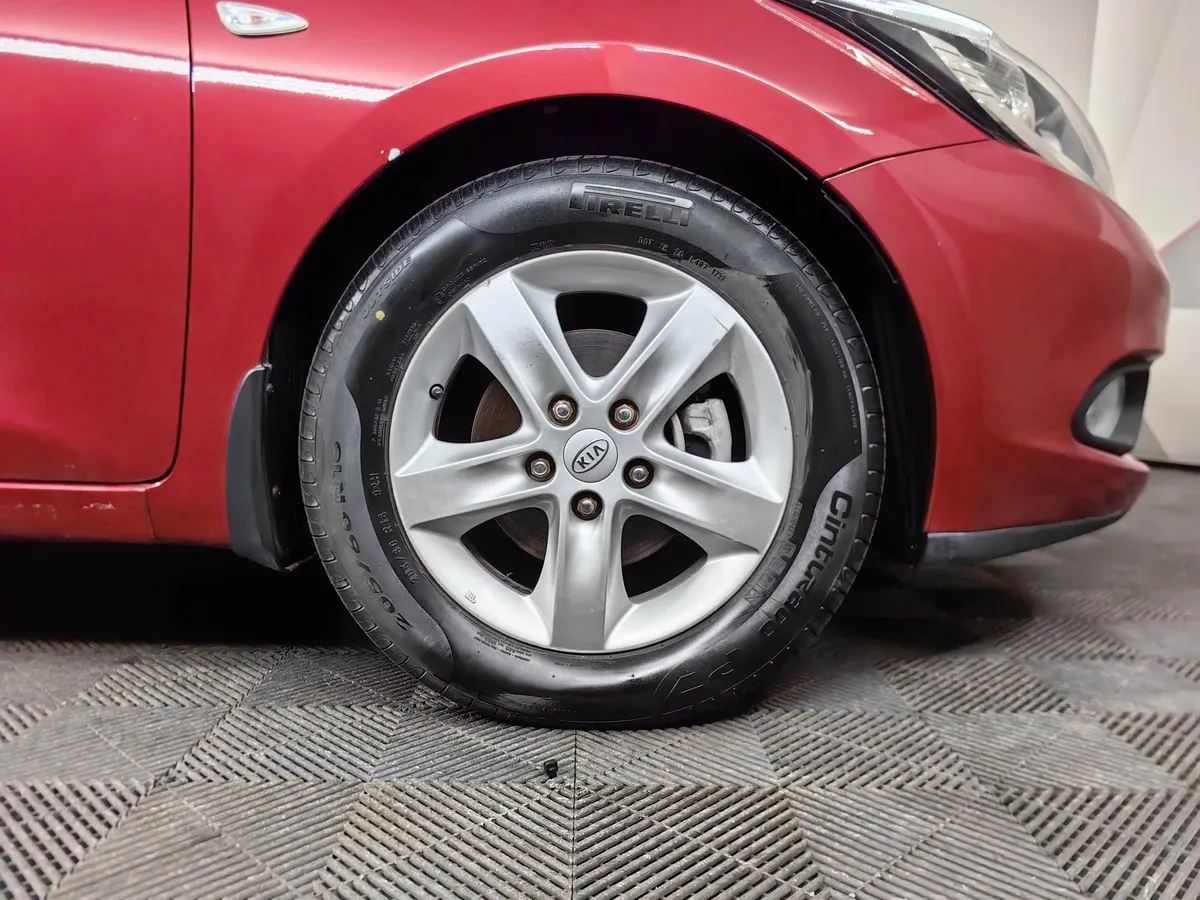 Kia Ceed 1.6 MT (130 л.с.) Classic Красный в АВИЛОН. Слайд №9