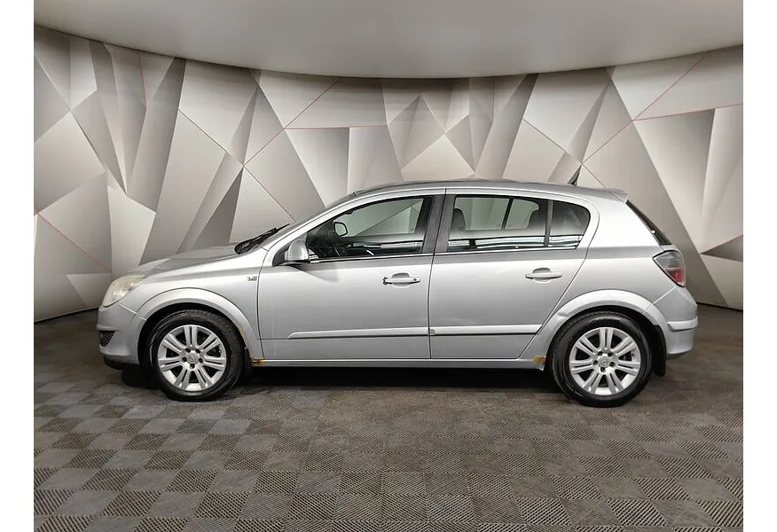 Opel Astra 1.6 AT (115 л.с.) Серебристый в АВИЛОН. Слайд №5