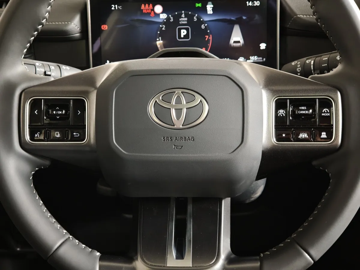 Toyota RAV4 2.0 CVT 4WD (171 л.с.) Люкс Черный в АВИЛОН. Слайд №24