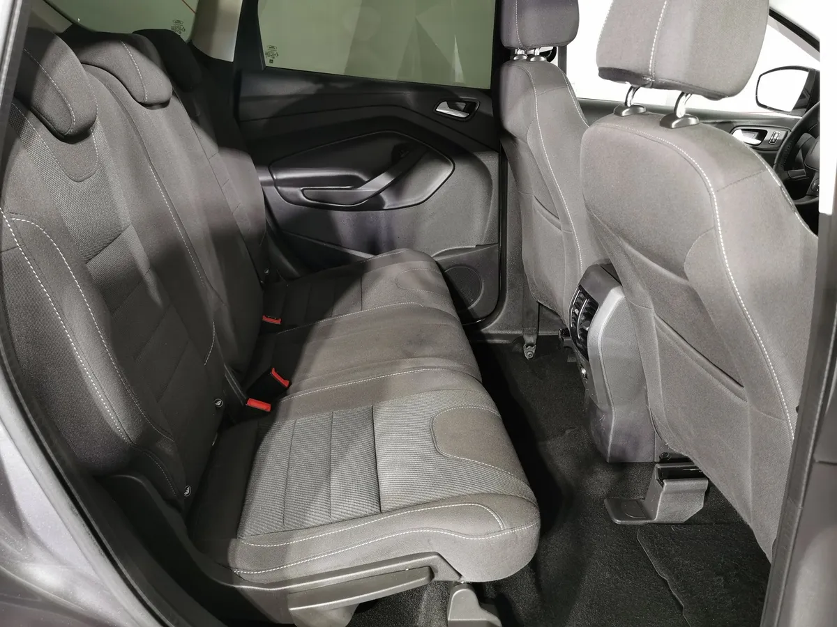 Ford Kuga 1.6 EcoBoost AT AWD (150 л.с.) Titanium Серый в АВИЛОН. Слайд №15