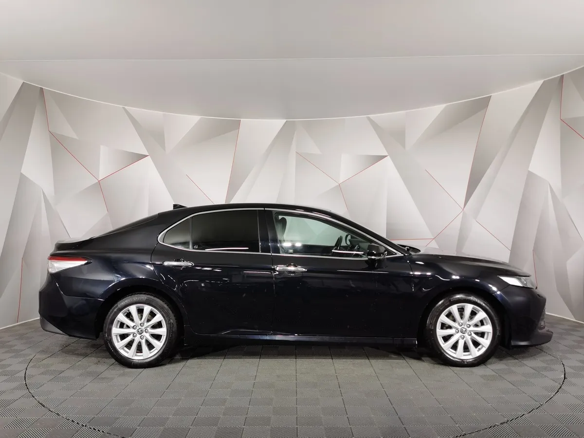 Toyota Camry 2.5 AT (181 л.с.) Черный в АВИЛОН. Слайд №6