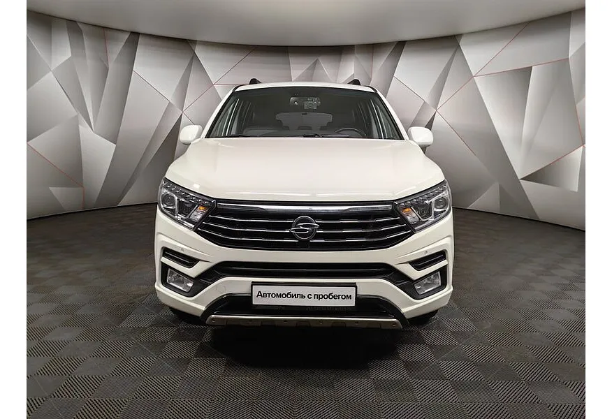 SsangYong Korando Turismo 2.2d AT 4WD (178 л.с.) Белый в АВИЛОН. Слайд №7