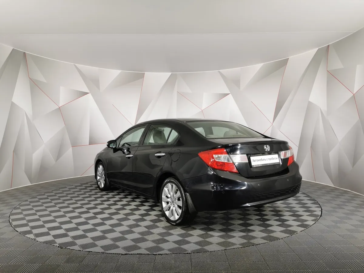Honda Civic 1.8 AT (142 л.с.) Черный в АВИЛОН. Слайд №4