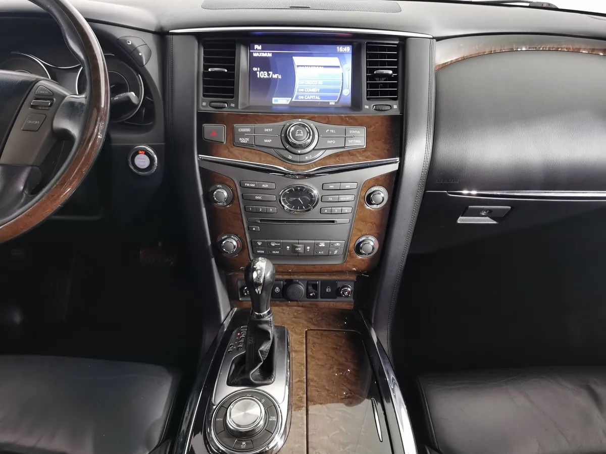 Infiniti QX80 5.6 АТ AWD (405 л.с.) Белый в АВИЛОН. Слайд №13