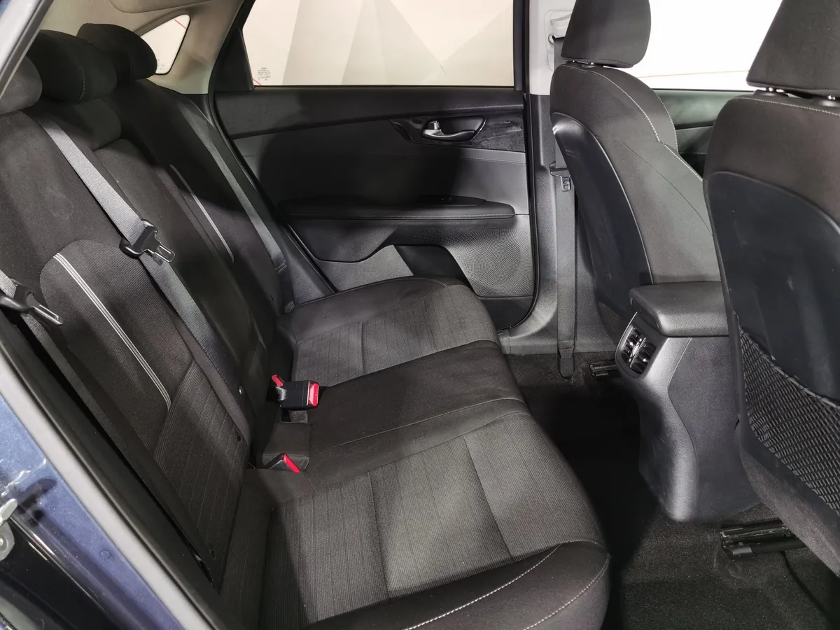 Kia Cerato 1.6 AT (130 л.с.) Luxe Синий в АВИЛОН. Слайд №15