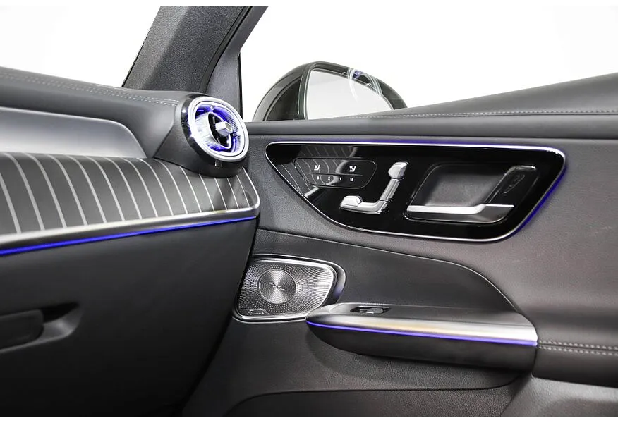 Mercedes-Benz GLC 300 4MATIC 9G-TRONIC (258 л.с.) Черный в АВИЛОН. Слайд №13