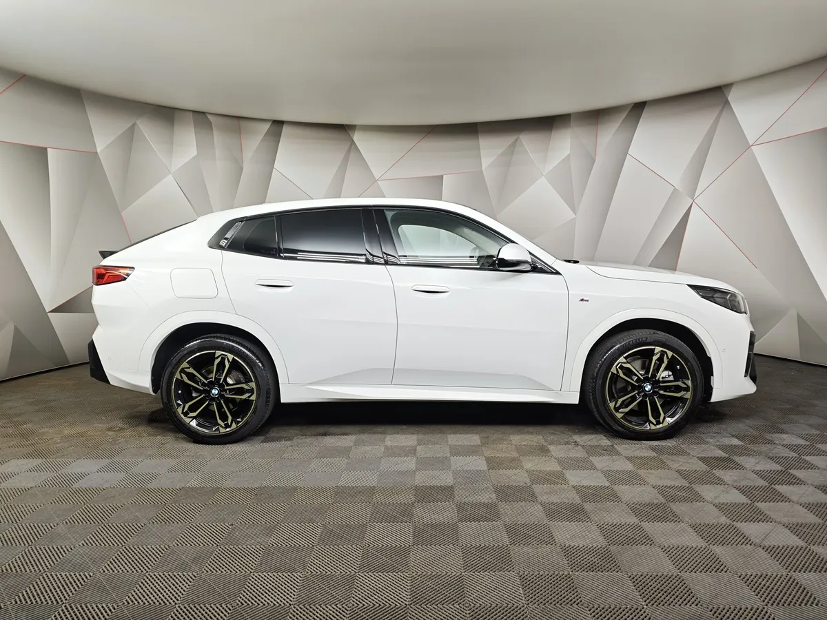 BMW X2 25i xDrive AT (204 л.с.) Белый в АВИЛОН. Слайд №5