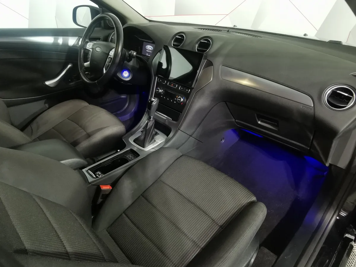 Ford Mondeo 2.0 EcoBoost PowerShift (200 л.с.) Titanium Черный в АВИЛОН. Слайд №12