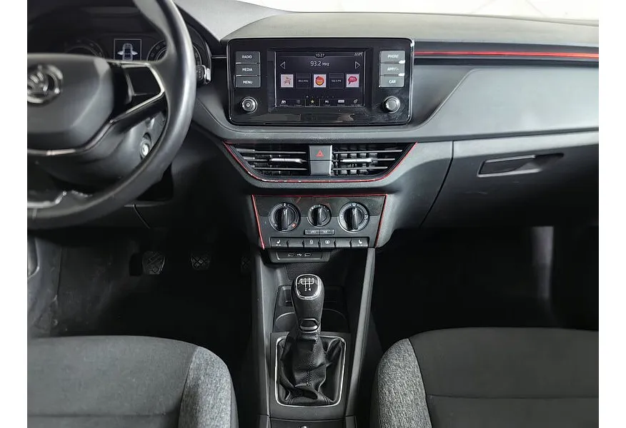 Skoda Rapid 1.6 MT (90 л.с.) Белый в АВИЛОН. Слайд №15