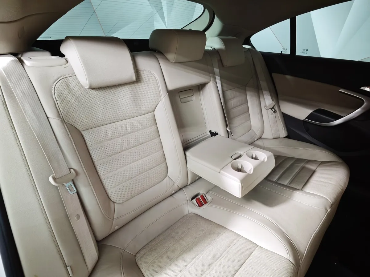 Opel Insignia 1.6 SIDI Turbo Ecotec AT (170 л.с.) Белый в АВИЛОН. Слайд №16