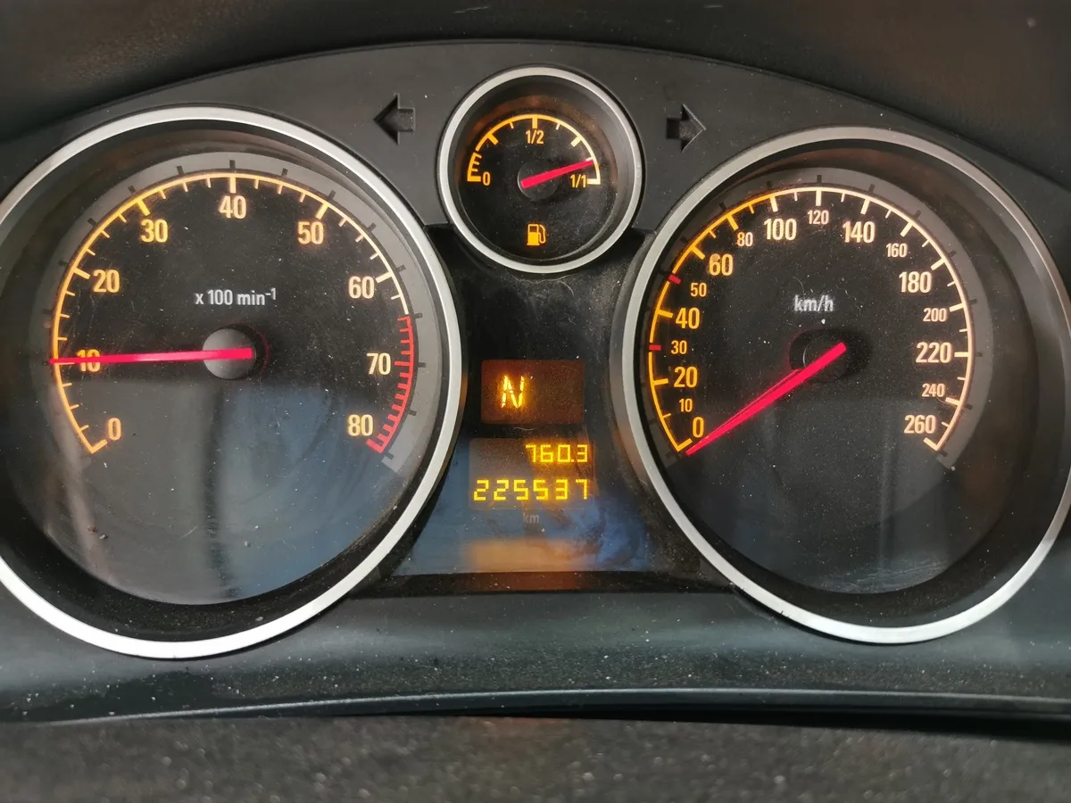 Opel Astra 1.6 MT (105 л.с.) Серый в АВИЛОН. Слайд №17