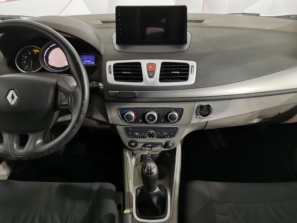 Renault Megane 1.5 dCi MT (90 л.с.) Белый в АВИЛОН. Слайд №13