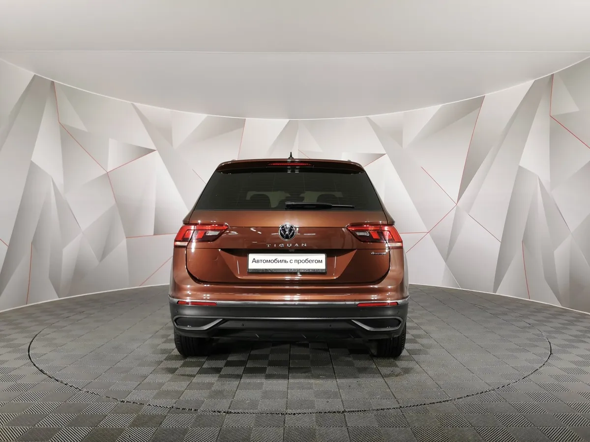 Volkswagen Tiguan 2.0 TSI 4Motion AT (180 л.с.) Status Коричневый в АВИЛОН. Слайд №8