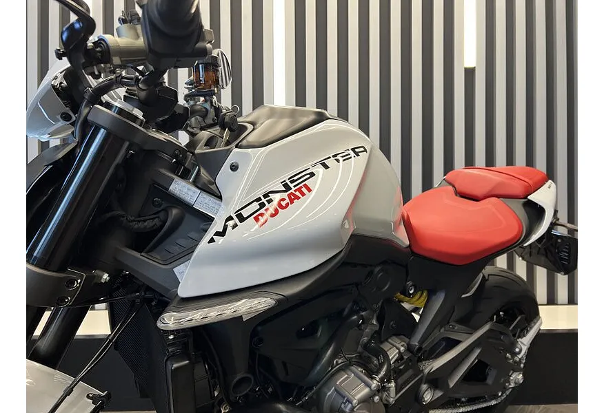 Ducati Monster 937 937 см³ (111 л.с.) (111) 937 Белый в АВИЛОН. Слайд №4