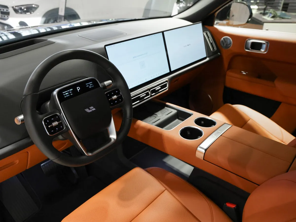 Li Auto L9 1.5 AT 4WD (449 л.с.) Ultra Черный в АВИЛОН. Слайд №7