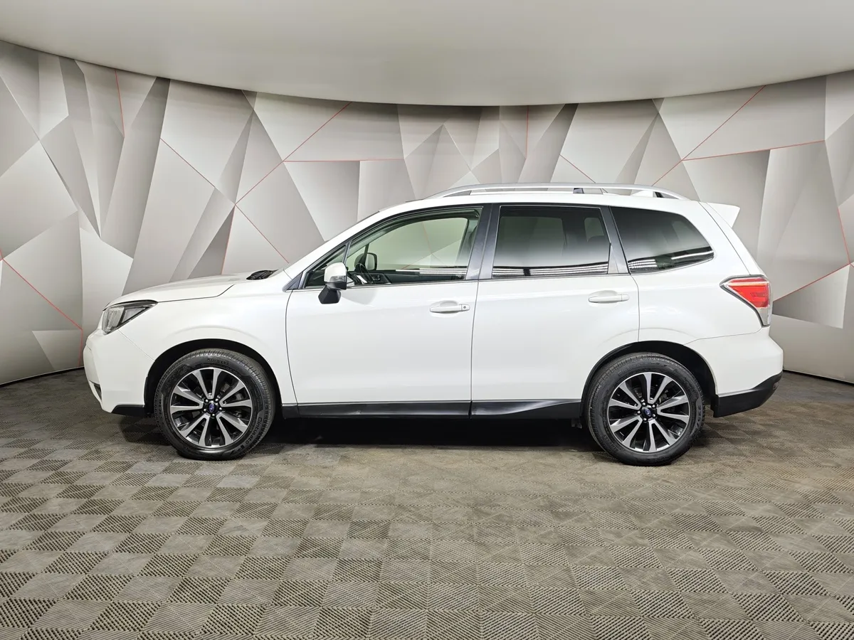 Subaru Forester 2.0 XT AWD CVT (241 л.с.) Белый в АВИЛОН. Слайд №5
