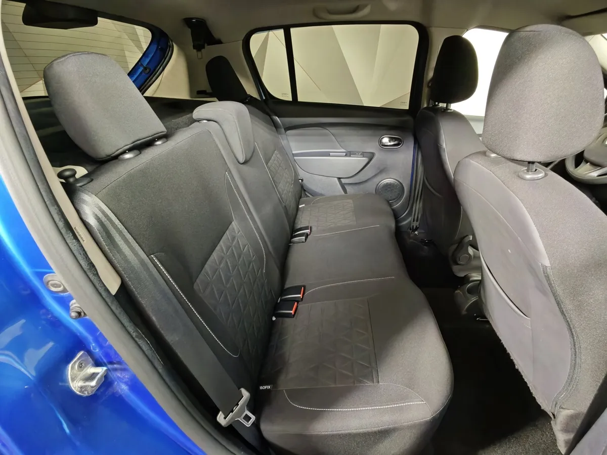 Renault Sandero 1.6 MT (113 л.с.) Stepway Drive Синий в АВИЛОН. Слайд №15