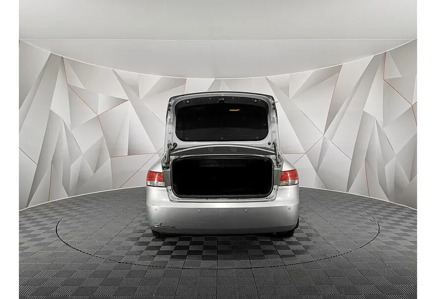 Hyundai Sonata 2.0 MT (144 л.с.) Серебристый в АВИЛОН. Слайд №12